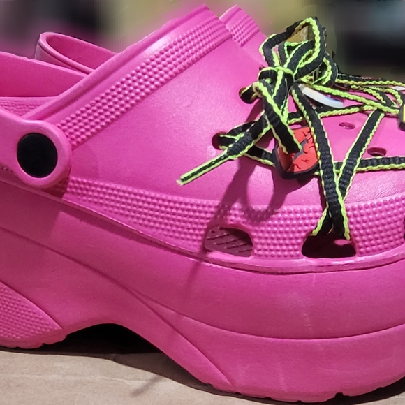 Platform Clogs - Picture 4 of 7